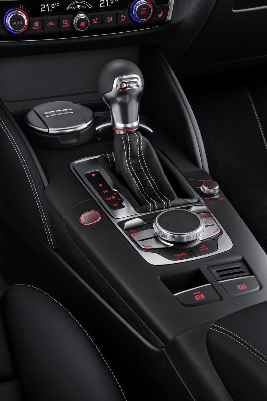 Детали интерьера Audi S3 Sportback (8V) 2013 года  (WW) (фото 20 из 35)